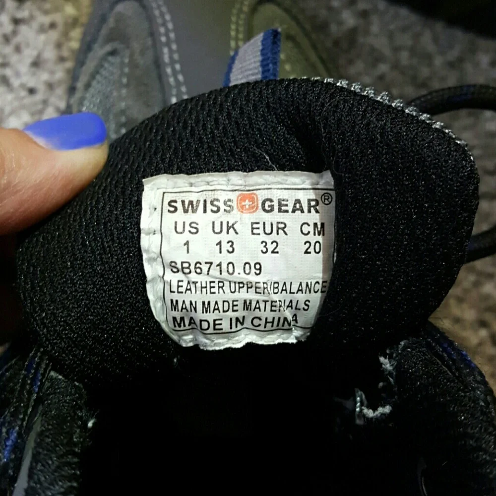 Swiss Gear boy shoes sneakers gray lace up size 1